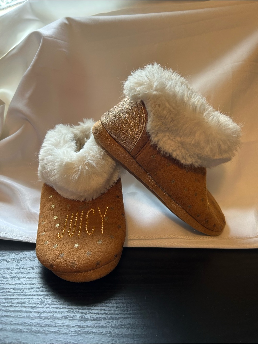 Juicy Couture Girls' Brown Faux-Fur Cozy Slip-On Slippers with Gold Glitter Heel